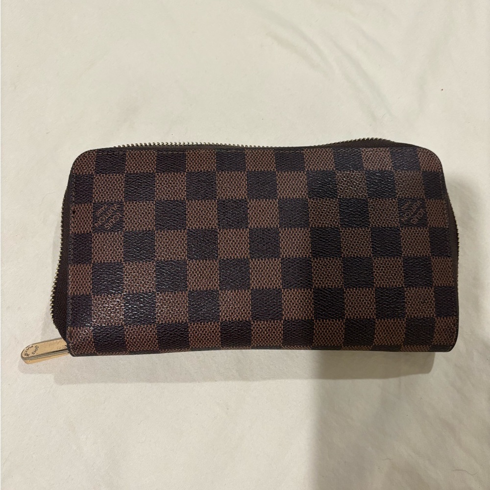 Louis Vuitton Zippy Wallet, Brown